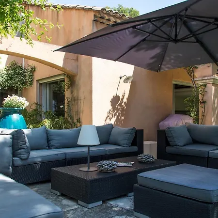 Saint-restitut Sleeps 10 Pool Air Con Wifi Villa