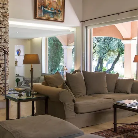 Saint-restitut Sleeps 10 Pool Air Con Wifi Villa *